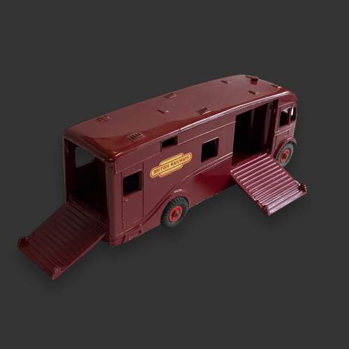 Dinky 981 British Railways Horsebox with Original Box image-6