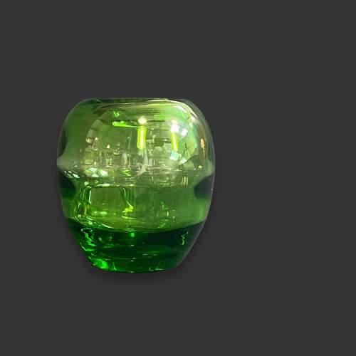 Uranium Glass Vase image-3