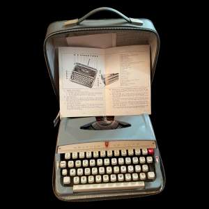 1970's Portable Brother Deluxe Typewriter