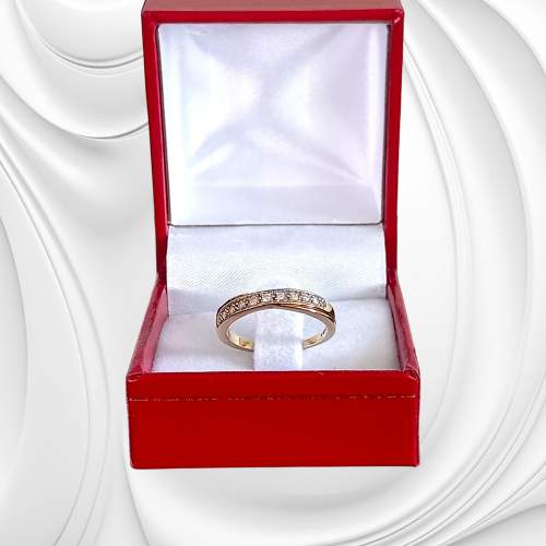 9ct Gold Diamond Ring image-2