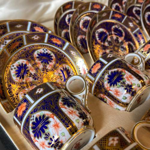 Royal Crown Derby Cased Set of 12 Imari Coffee Cans & Saucers image-2