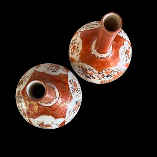 Pair of Signed 19th Century Japanese Kutani Vases image-6