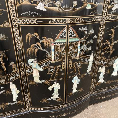 Chinese Black Lacquer Mother of Pearl Cabinet image-6