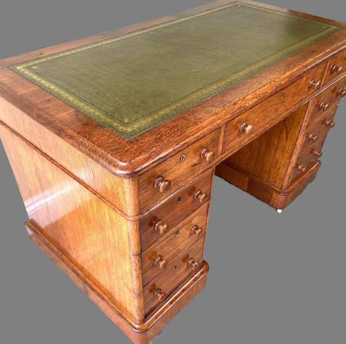 A Victorian Oak Rounded Corner Pedestal Desk image-2