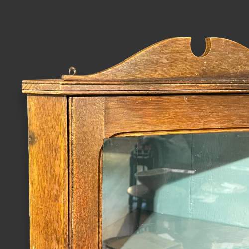 Early 20th Century Oak Corner Cabinet image-4