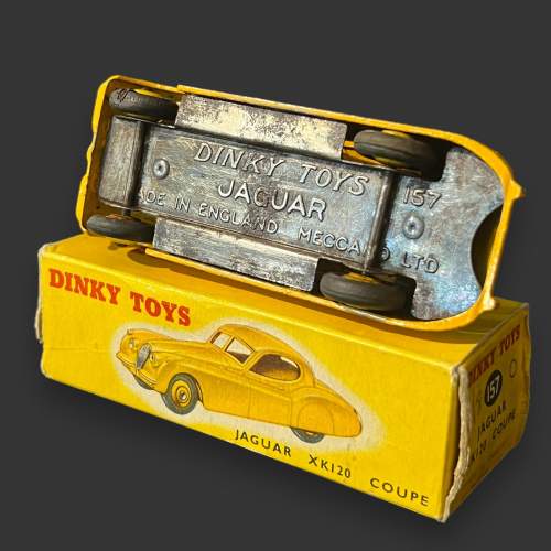 Dinky Toys Jaguar XK120 Coupe image-4