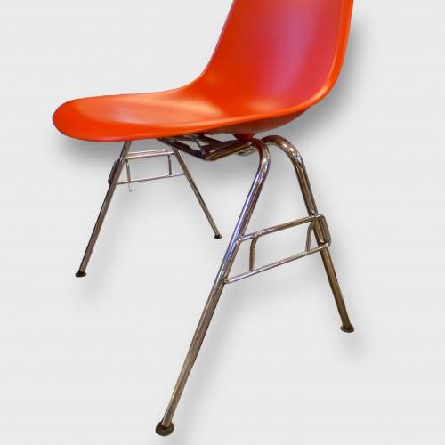 Pair of Vitra Eames Side Chairs image-4