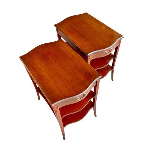 Pair of Mahogany Lamp Tables image-4