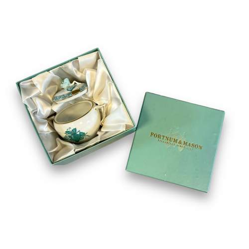 Herend Sugar Bowl in Fortnums Box image-1