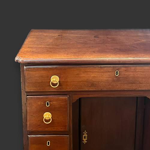 George III Mahogany Kneehole Desk image-2