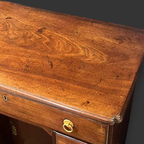 George III Mahogany Kneehole Desk image-4