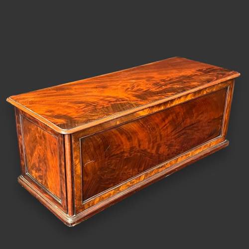 Early Victorian Figured Mahogany Show Case image-6