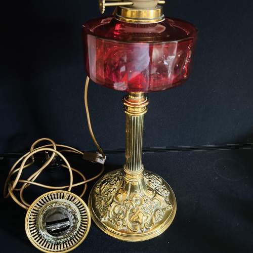 A Victorian Oil Lamp image-2