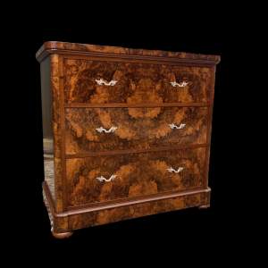 A Superb Quality Victorian Period Burr Walnut Chest of Drawers