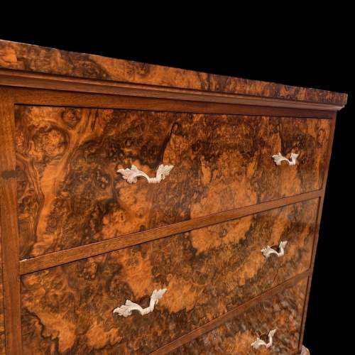 A Superb Quality Victorian Period Burr Walnut Chest of Drawers image-2