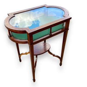 Beautiful Bijouterie Cabinet Table