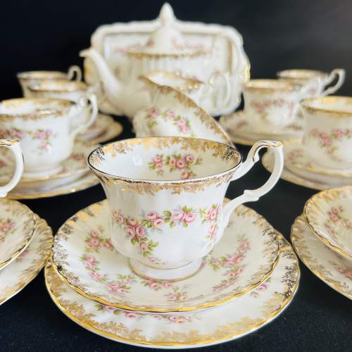 A Royal Albert Dimity Rose Tea Set image-3