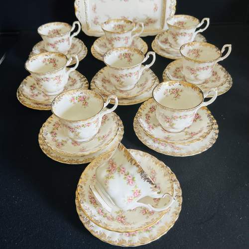 A Royal Albert Dimity Rose Tea Set image-5