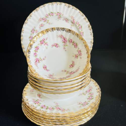 A Royal Albert Dimity Rose Part Dinner Service image-3