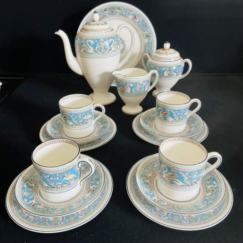 A Wedgwood Turquoise Florentine Coffee Set image-1