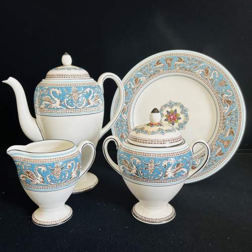 A Wedgwood Turquoise Florentine Coffee Set image-2