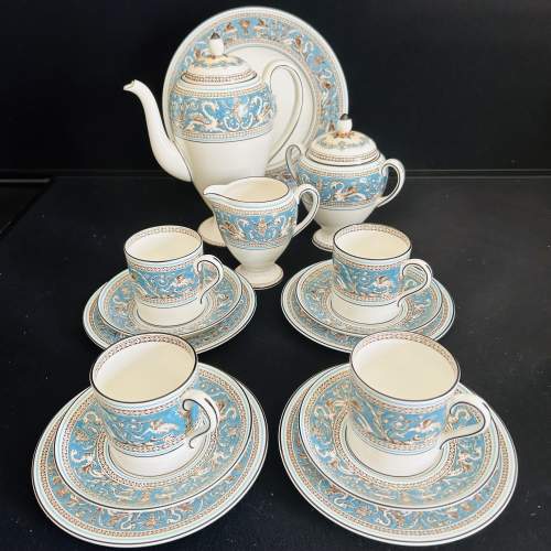 A Wedgwood Turquoise Florentine Coffee Set image-3