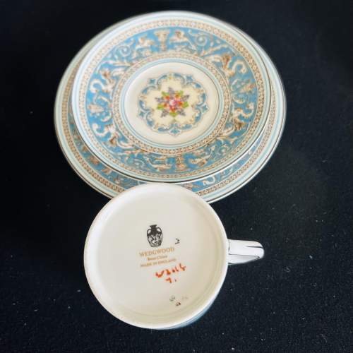 A Wedgwood Turquoise Florentine Coffee Set image-5