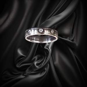 18ct White Gold Diamond Ring