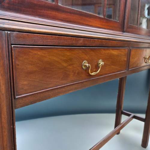 A Georgian Mahogany Bookcase on Stand image-2