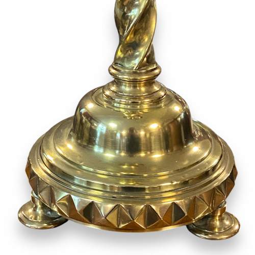 Fine 19th Century Pugin Style Brass Oil Lamp image-5