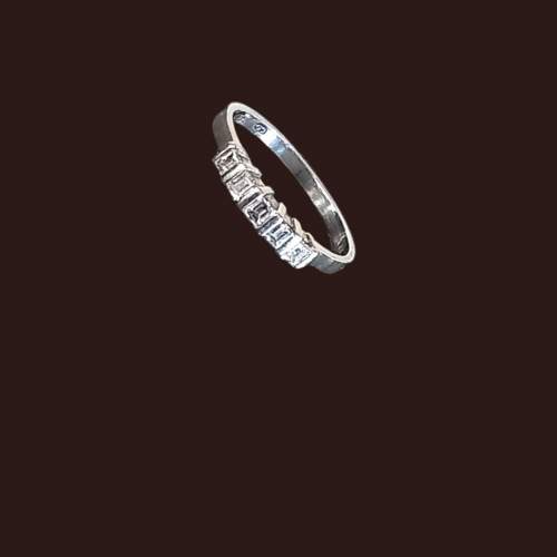 Platinum 0.35ct  Diamond Ring. London 1982 image-1