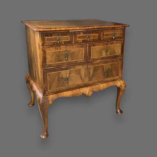 18th Century Walnut Chest of Drawers on Stand image-2