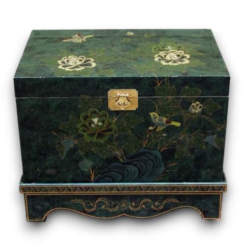 Chinoiserie 20th Century Hand Painted Chest Box on Stand image-1