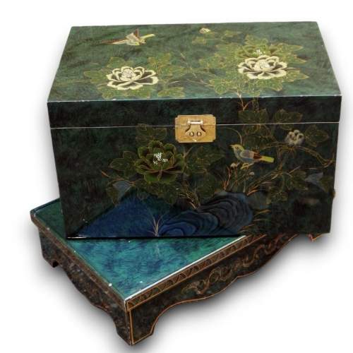 Chinoiserie 20th Century Hand Painted Chest Box on Stand image-3