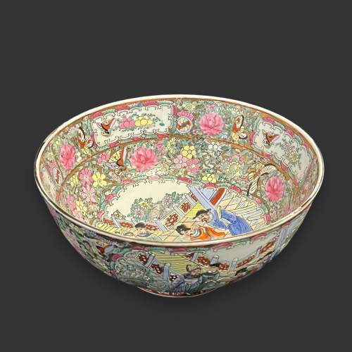 Late 19th Century Cantonese Bowl image-1