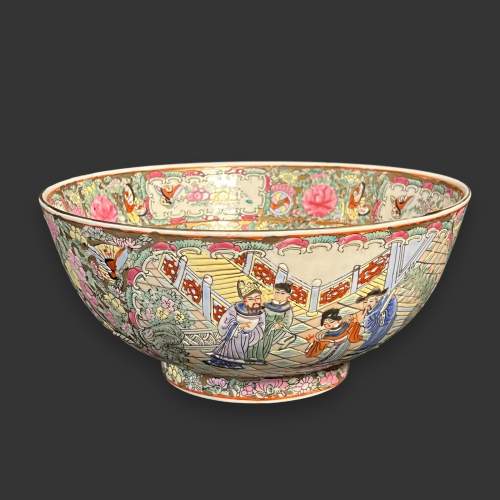 Late 19th Century Cantonese Bowl image-3