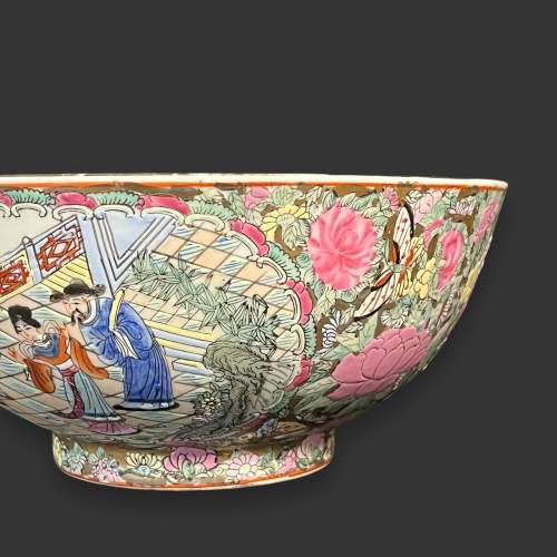 Late 19th Century Cantonese Bowl image-4