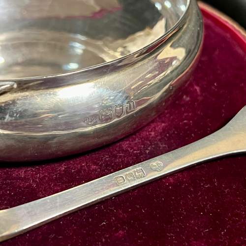 Cased Silver Porringer and Matching Trefid Spoon image-4