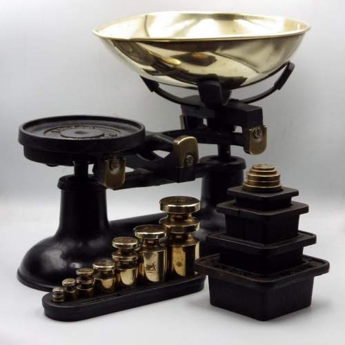 Robert Welch Victor Cast Iron & Brass English Weighing Scales image-1