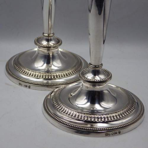 Fine Quality Pair of Adam Style Silver Plate Victorian Candlesticks image-4