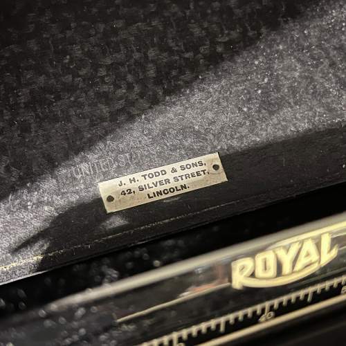 Cased Royal Typewriter image-5